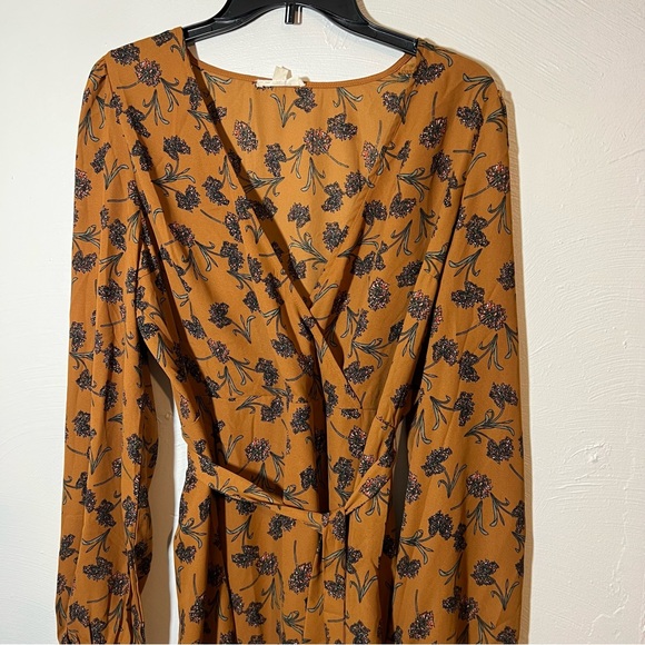 Gilli Faux Wrap Long Sleeve MIDI Dress Size Large - Picture 7 of 7